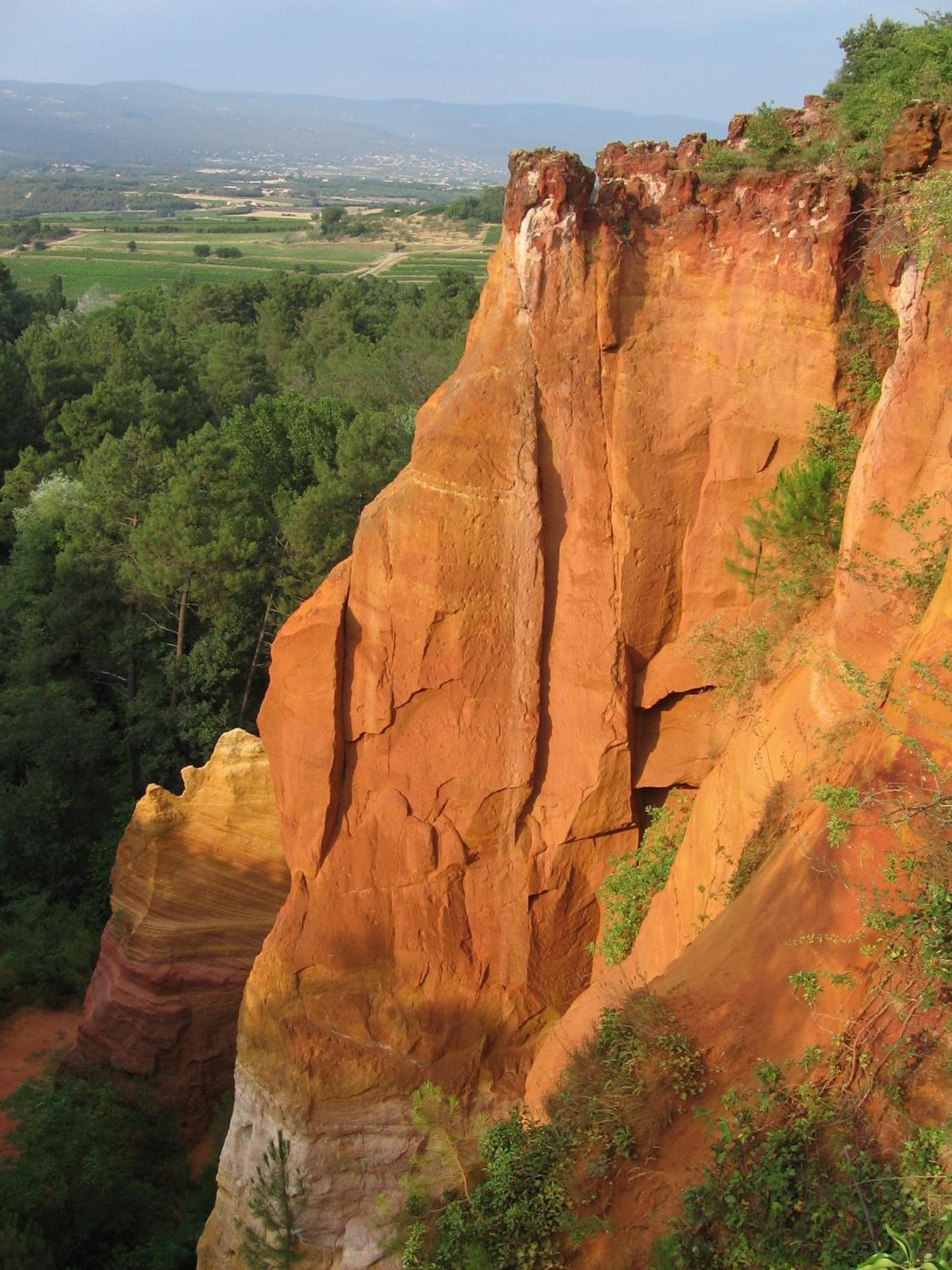 ホテル ラ メゾン デ オクレ Roussillon en Isere エクステリア 写真